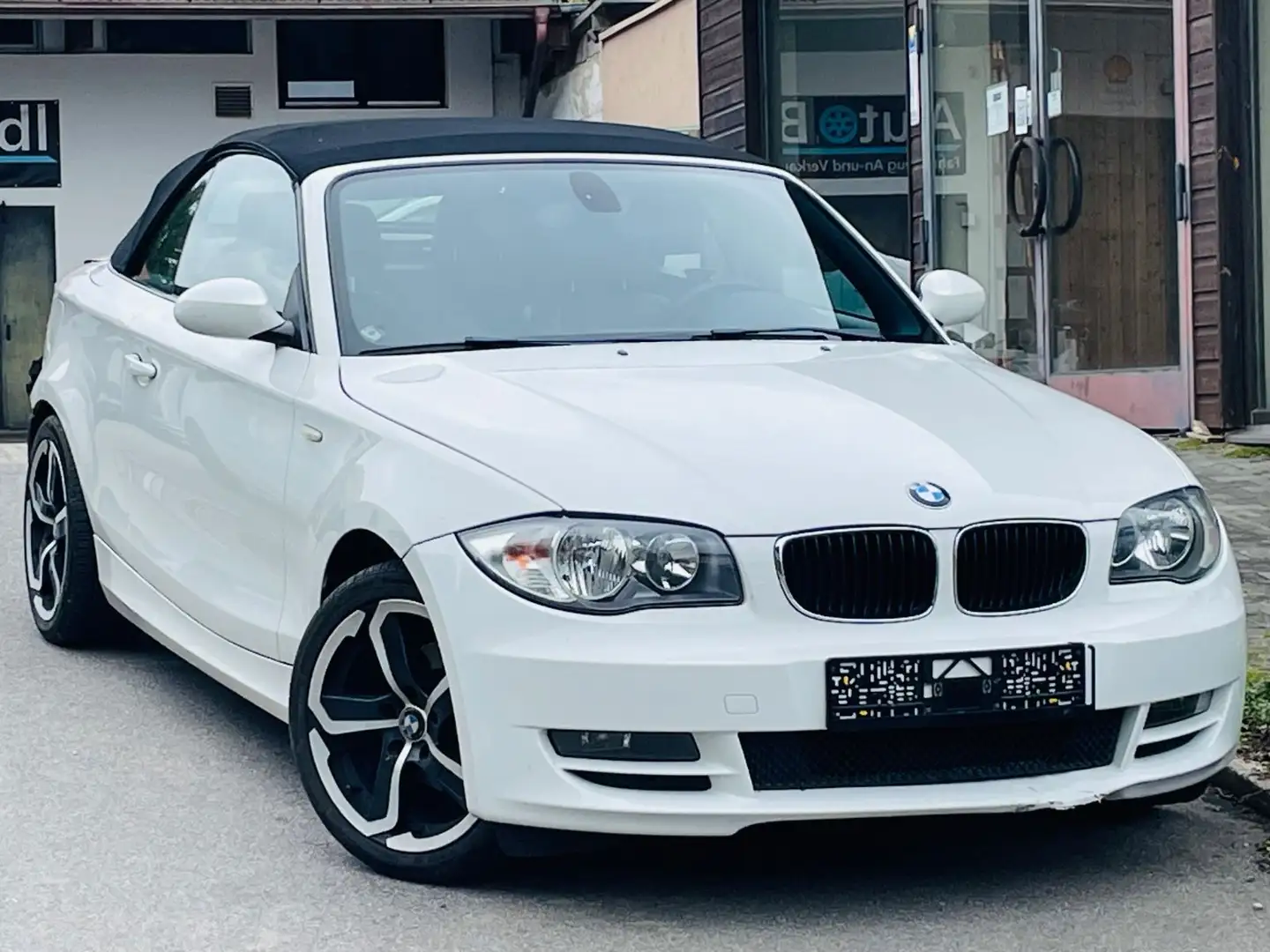 BMW 118 Baureihe 1 Cabrio 118i Blanc - 1