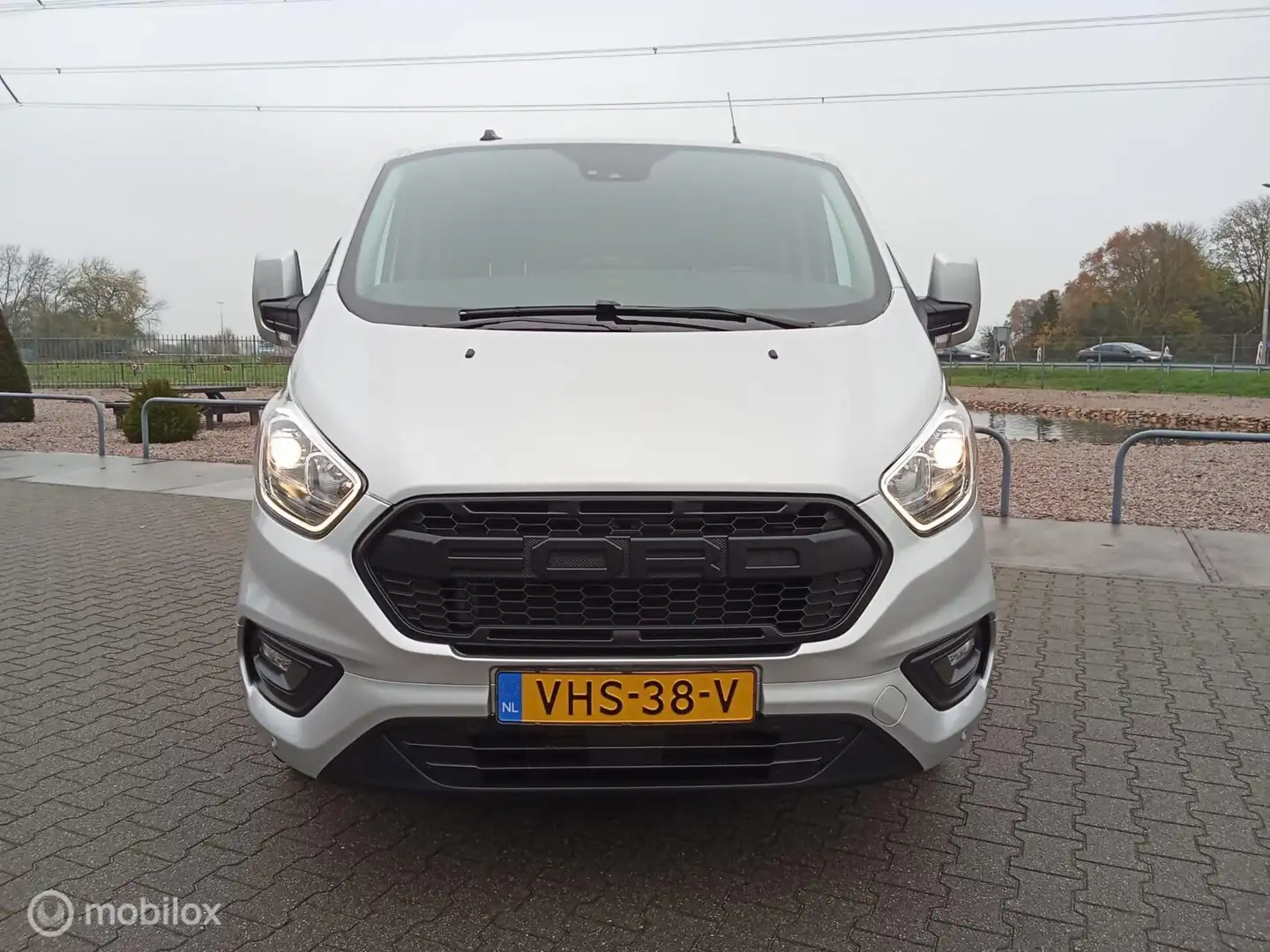 Ford Transit Custom 280 2.0 TDCI L1H2 Trend/Automaat/clima/navi Gris - 2