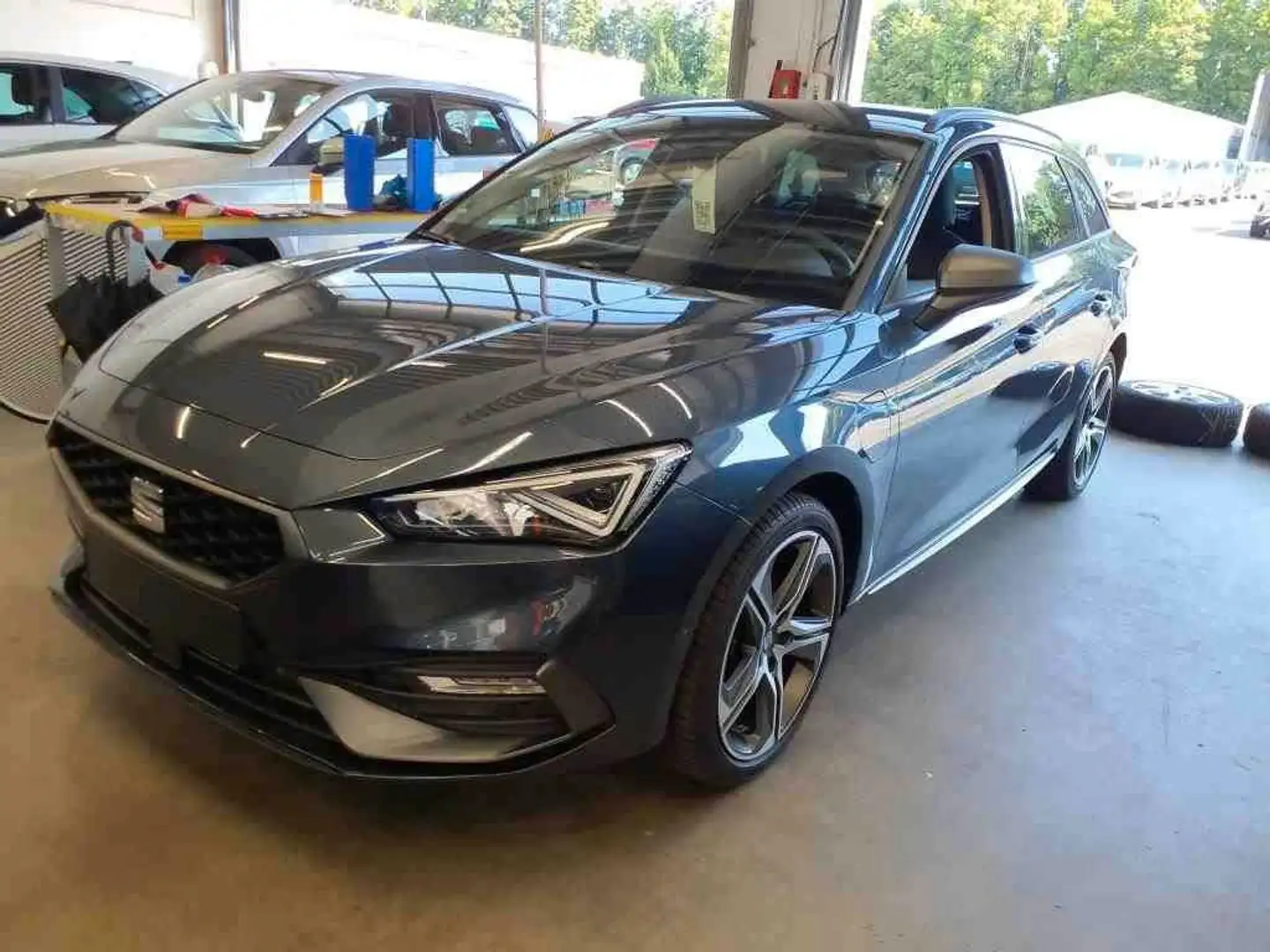 SEAT Leon ST FR PLUS 1.4 e-Hybrid *LED*ACC*KESSY*VIRT Grijs - 2