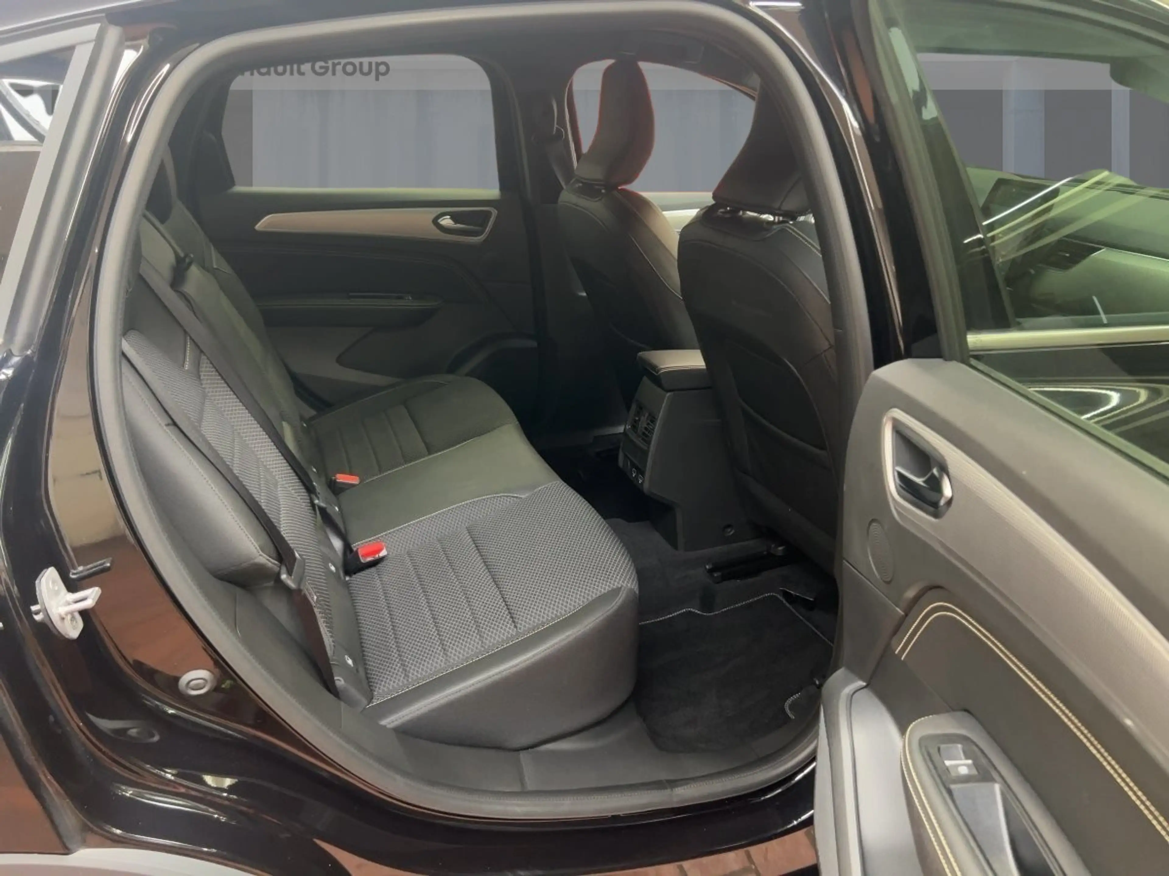 Renault Arkana 1.3 TCe 140 Mild-Hybrid Evolution EU6e PDC — photo 9
