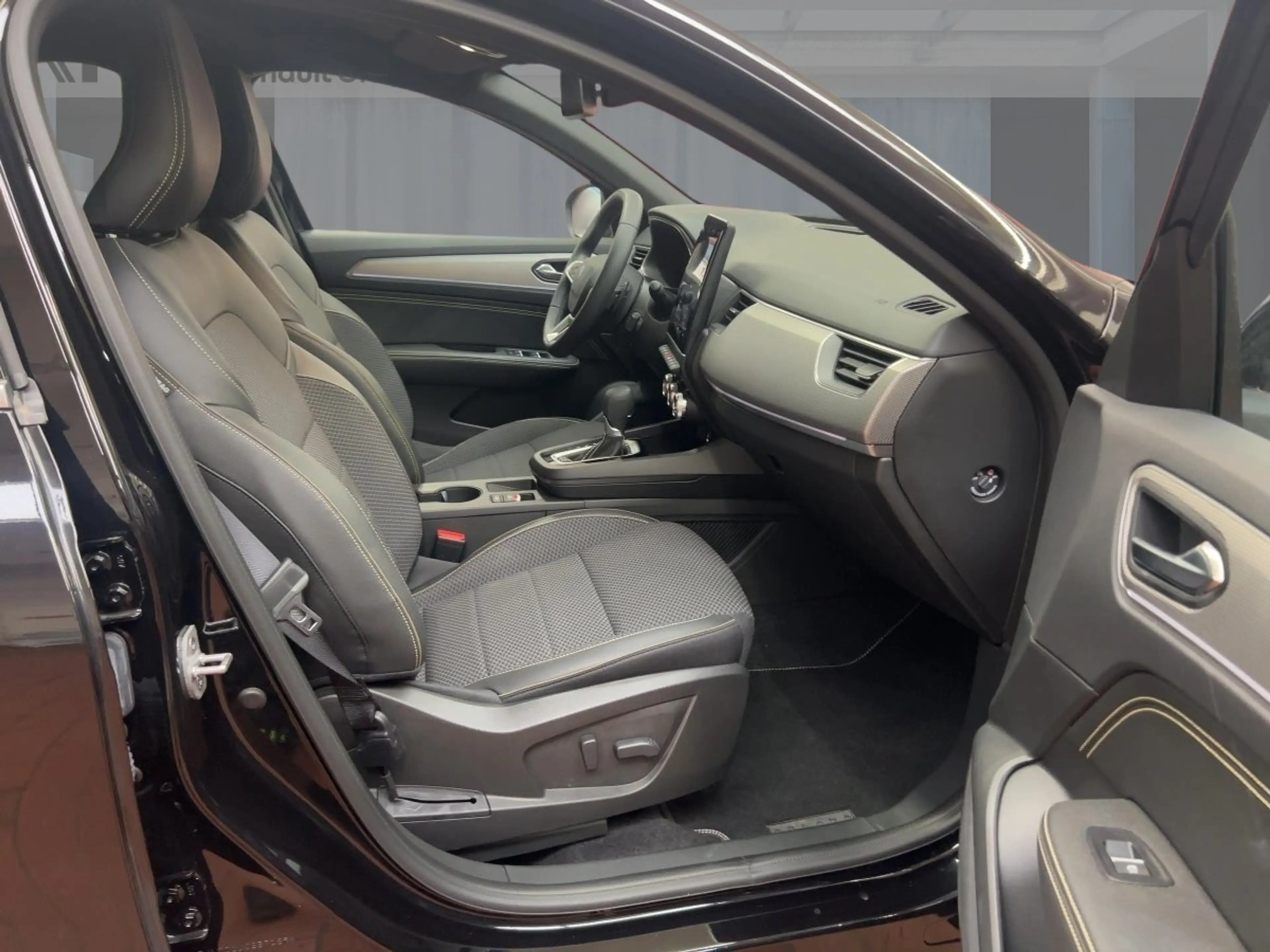 Renault Arkana 1.3 TCe 140 Mild-Hybrid Evolution EU6e PDC — photo 8