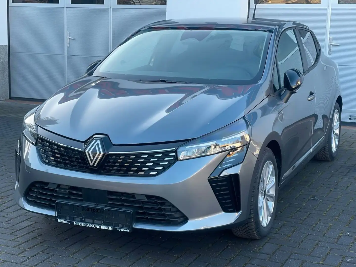 Renault Clio 1.6 Hybrid E-Tech Evolution Gris - 1