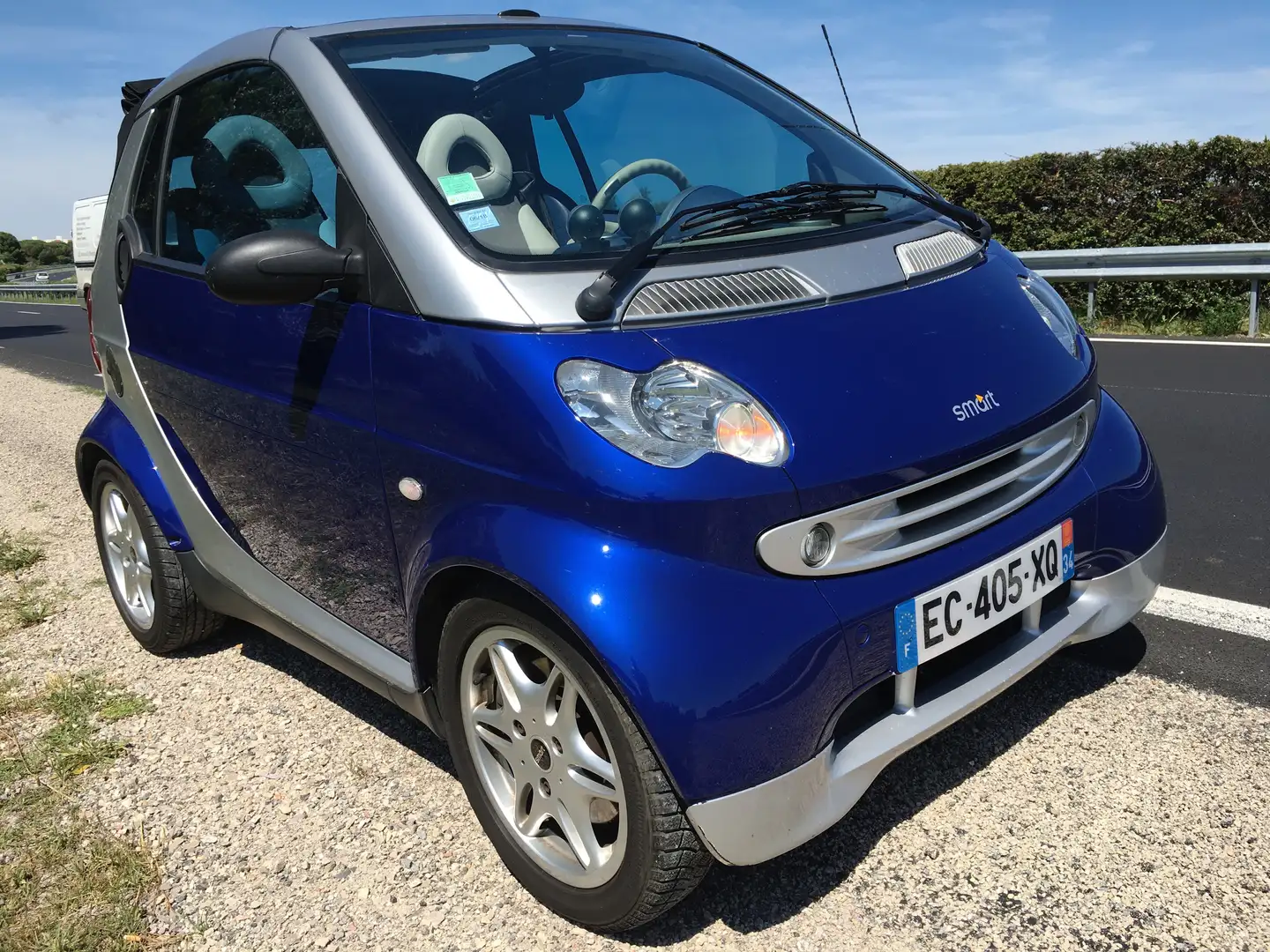 smart forTwo Cabrio Bleu - 2