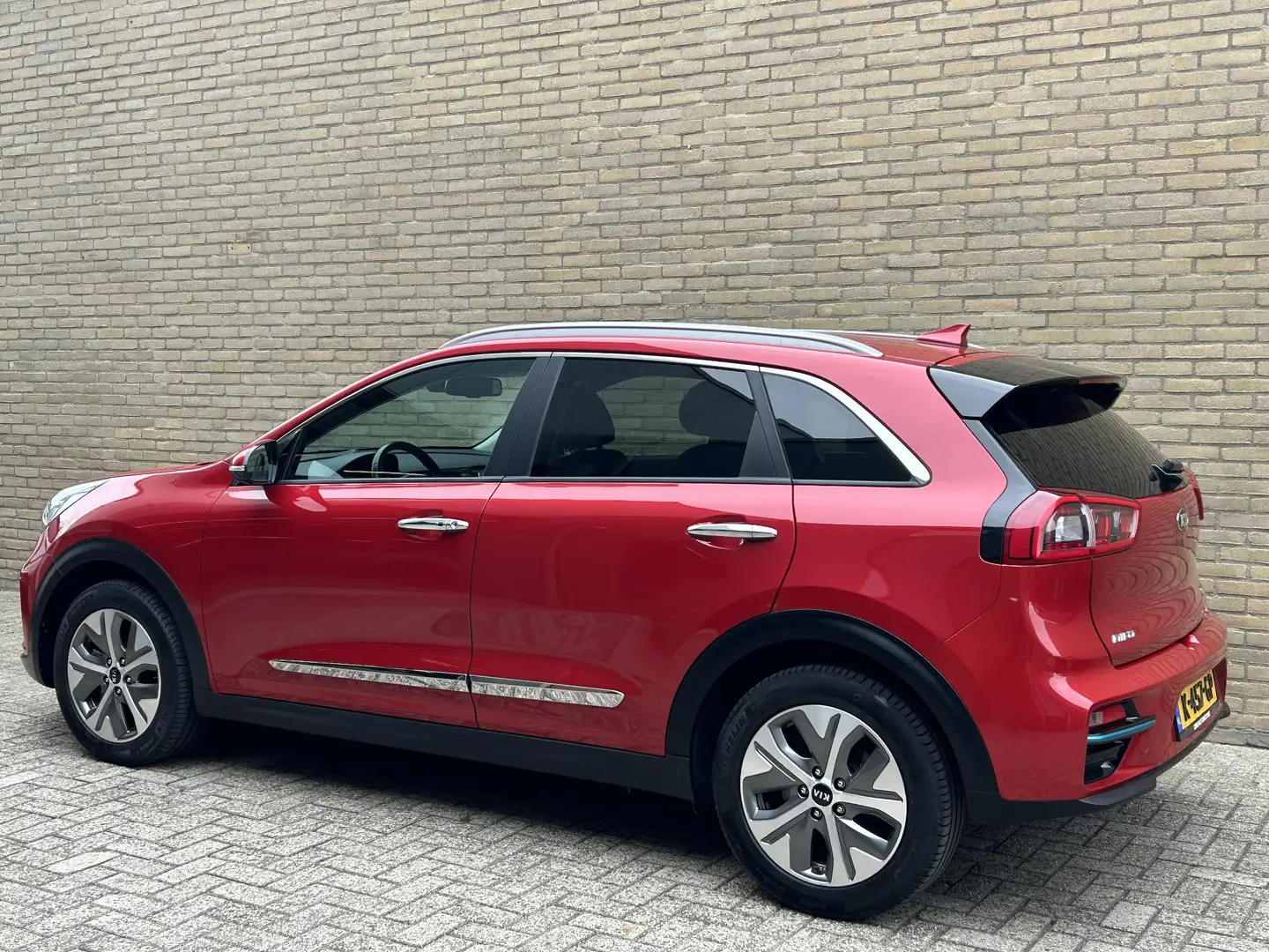 Kia e-Niro DynamicLine 64kWh | 56.000km! | Camera | Adaptieve Rood - 2