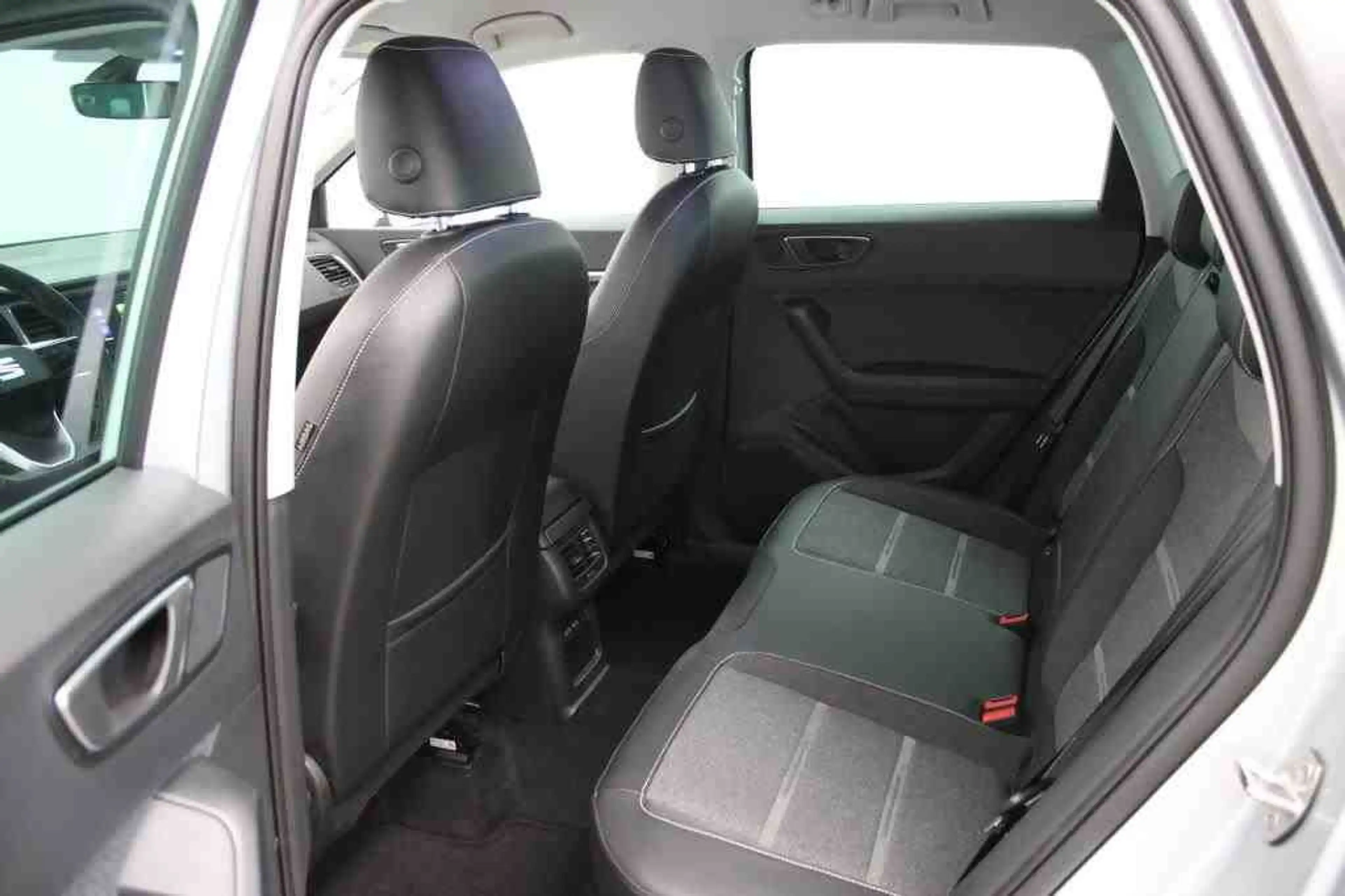 SEAT Ateca Xperience *NAVI*SHZ*LED*APP CONNECT*18 LM* — photo 6
