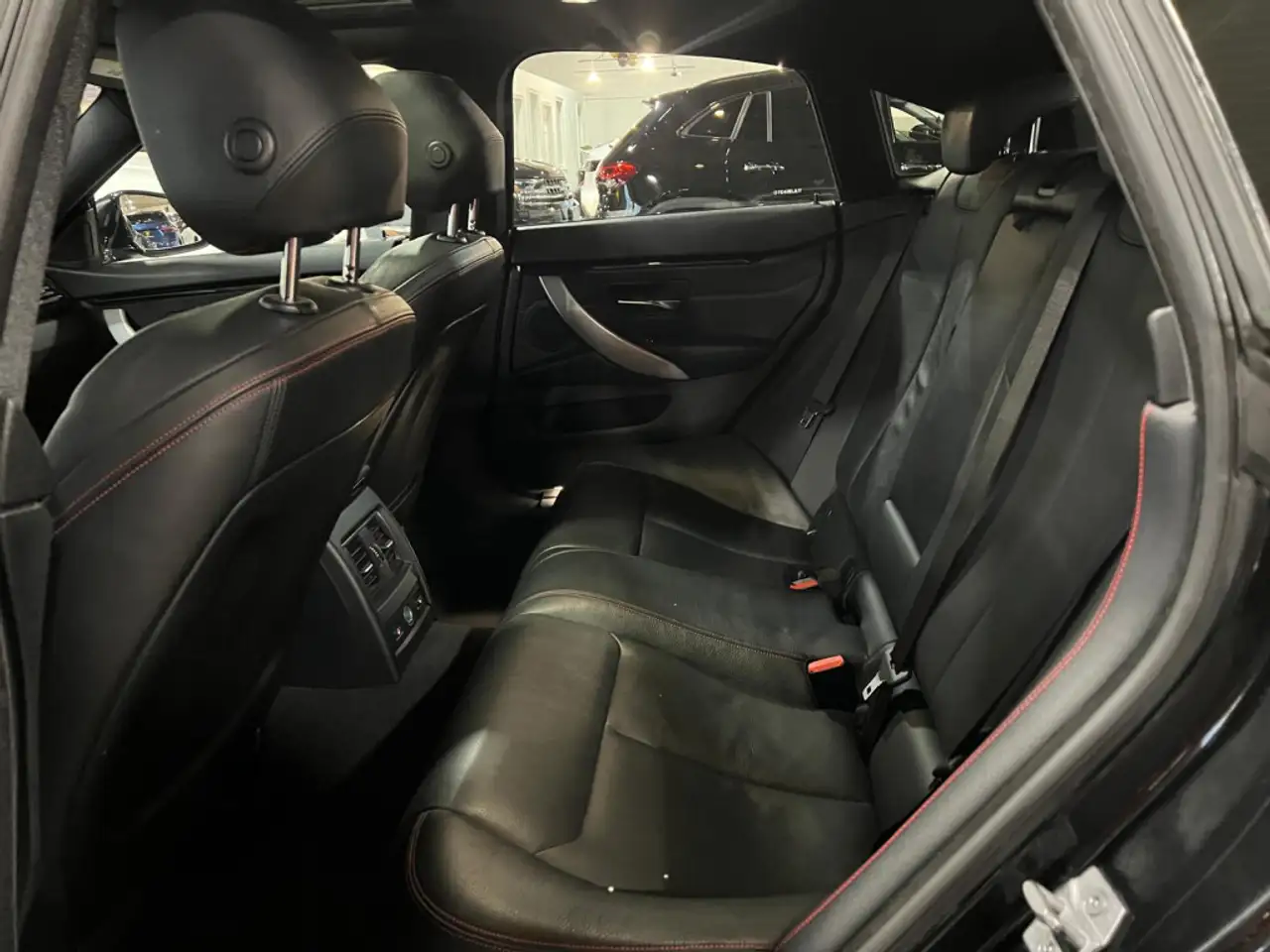 BMW 4 Series снимка BMW 4 Series