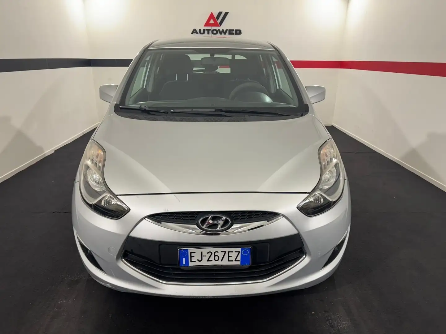Hyundai i20 i20 1.4 CRDi 5p. Comfort Argent - 2