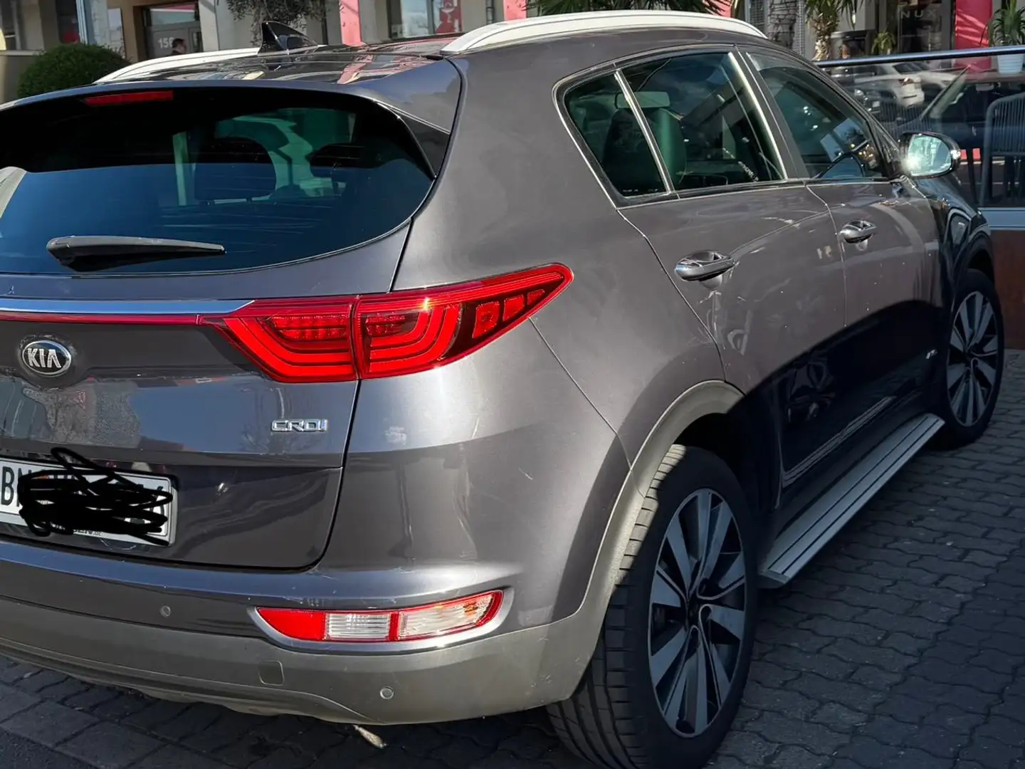 Kia Sportage 2,0 CRDI AT Spirit GD Grau - 2