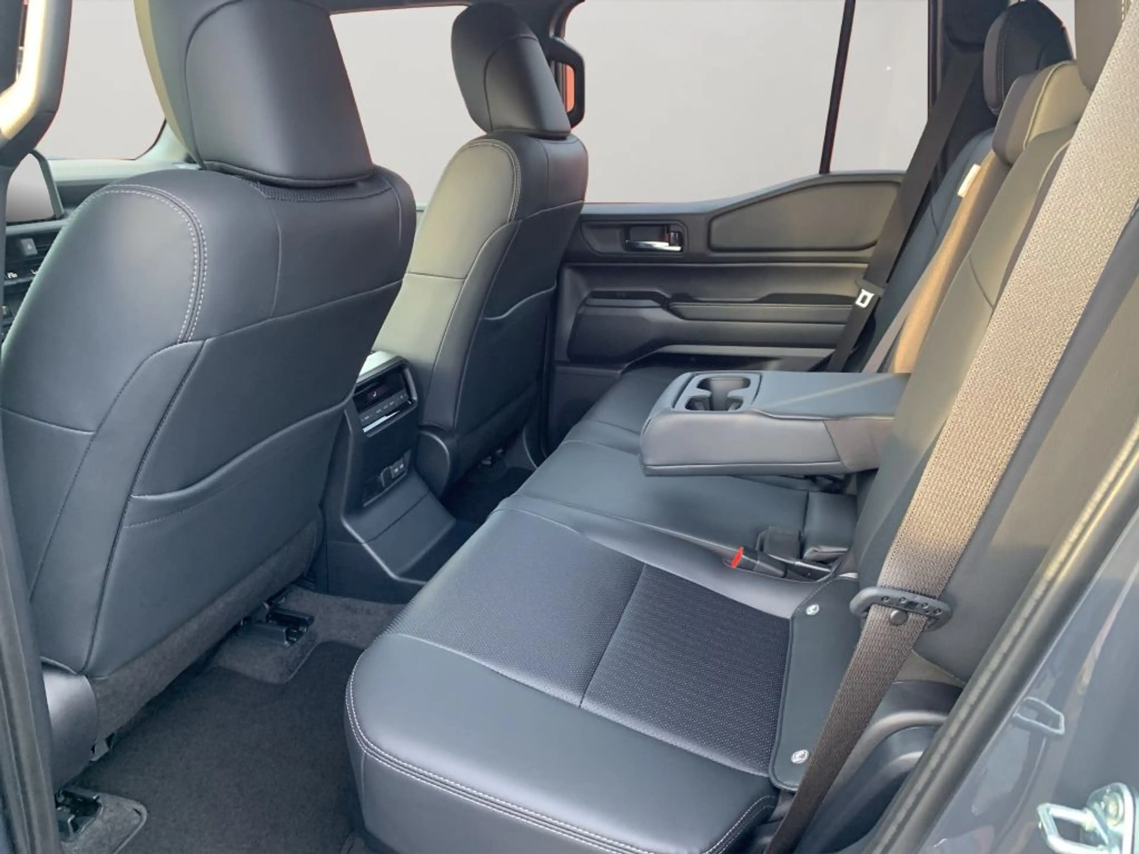 Toyota Land Cruiser 2.8 D-4D Mild-Hybrid Automatik Lounge (250/J25) — photo 14