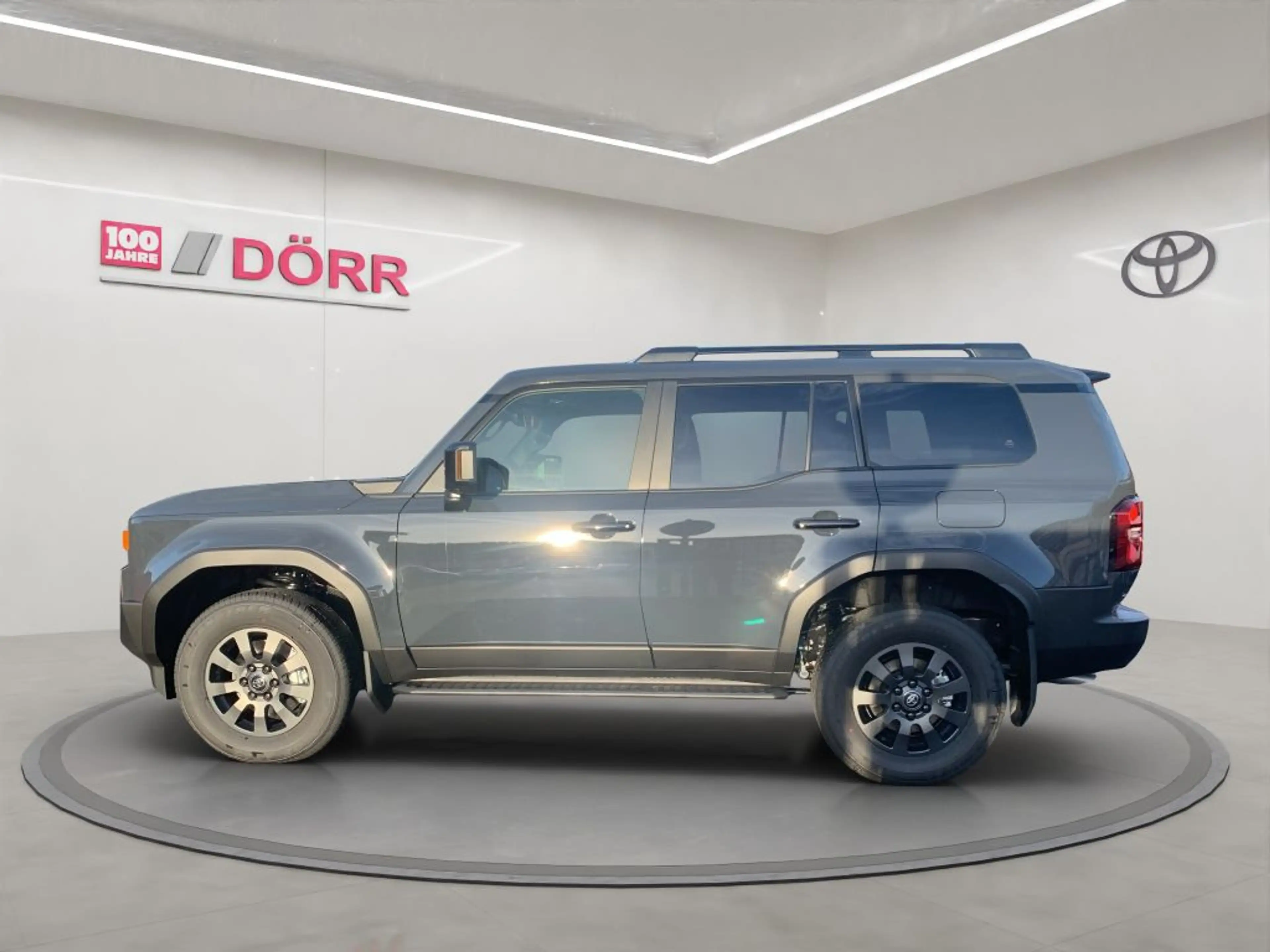 Toyota Land Cruiser 2.8 D-4D Mild-Hybrid Automatik Lounge (250/J25) — photo 2