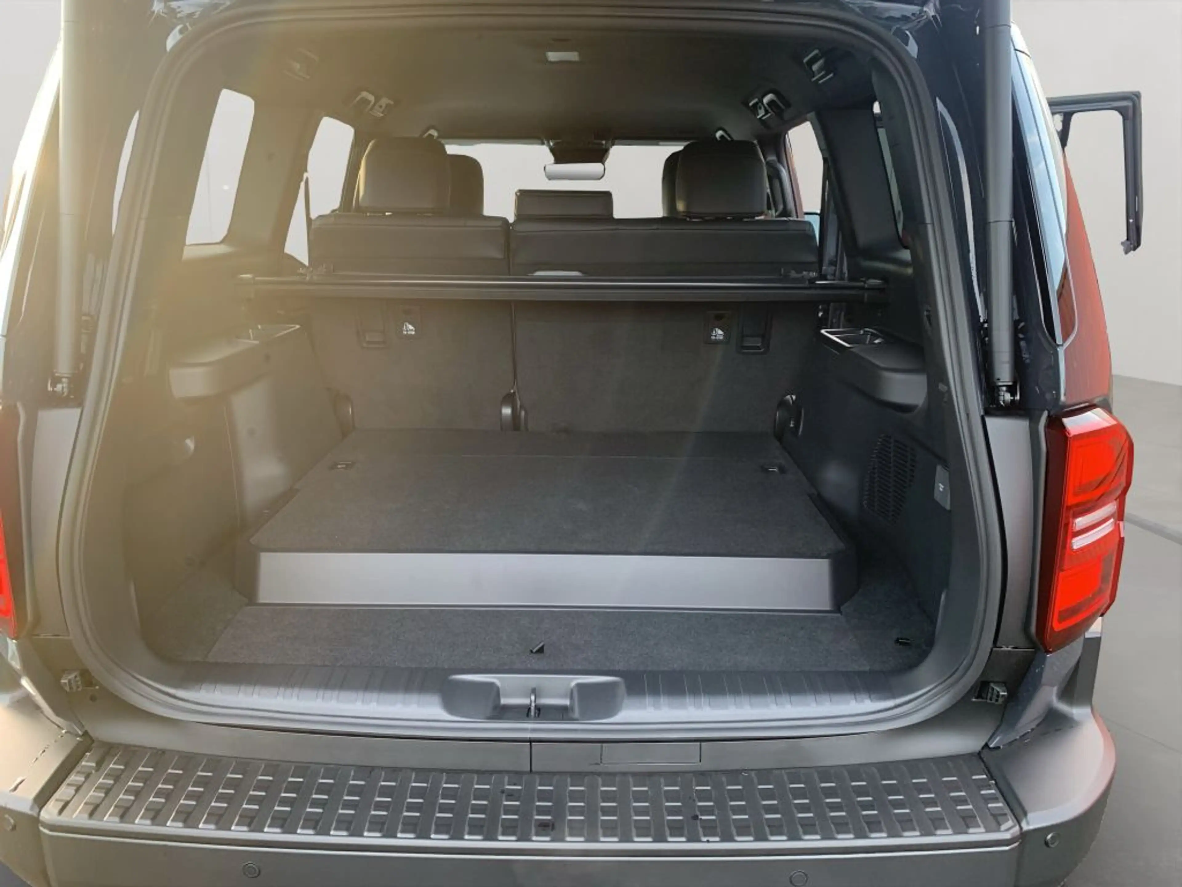 Toyota Land Cruiser 2.8 D-4D Mild-Hybrid Automatik Lounge (250/J25) — photo 15