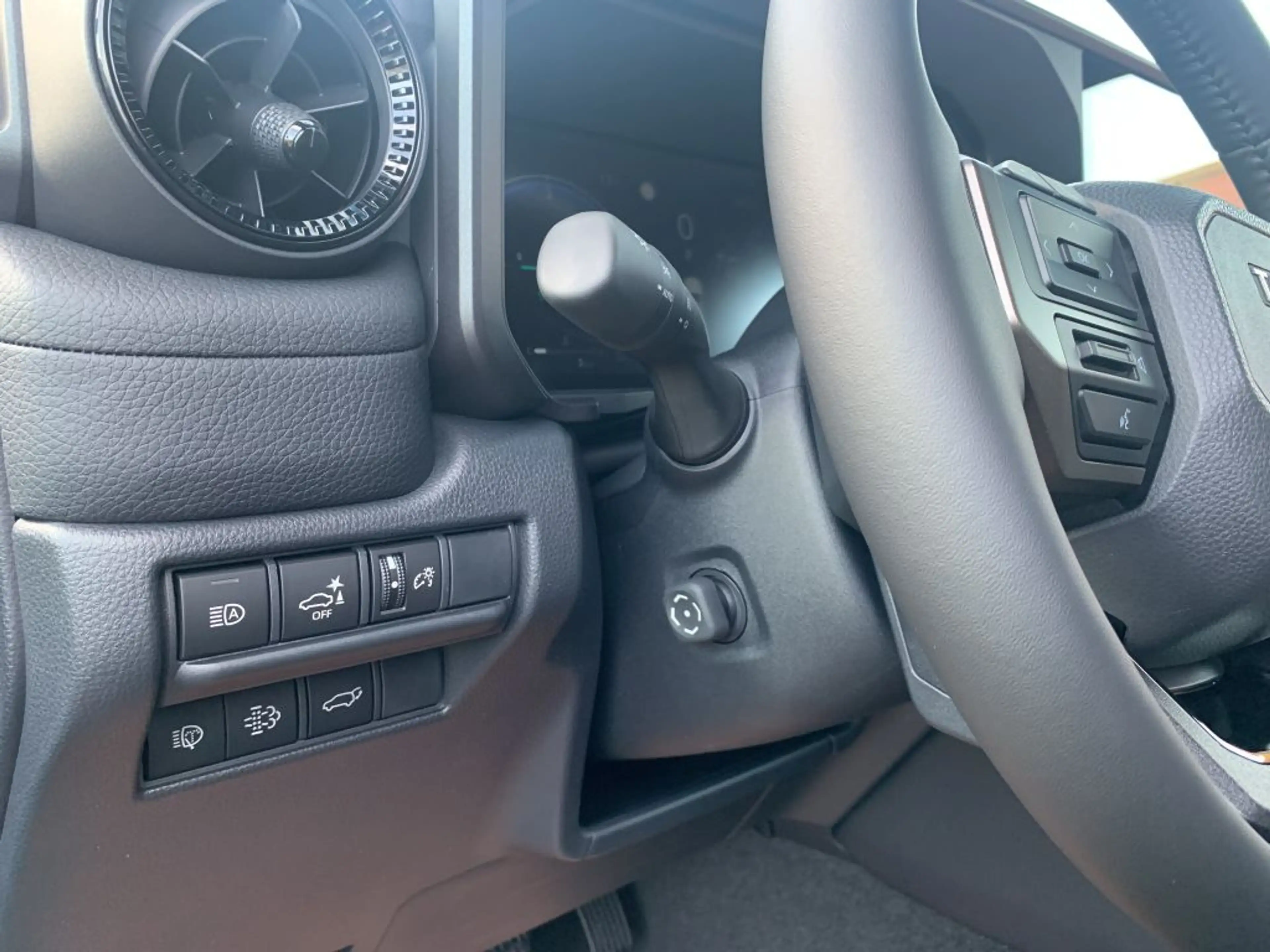 Toyota Land Cruiser 2.8 D-4D Mild-Hybrid Automatik Lounge (250/J25) — photo 13