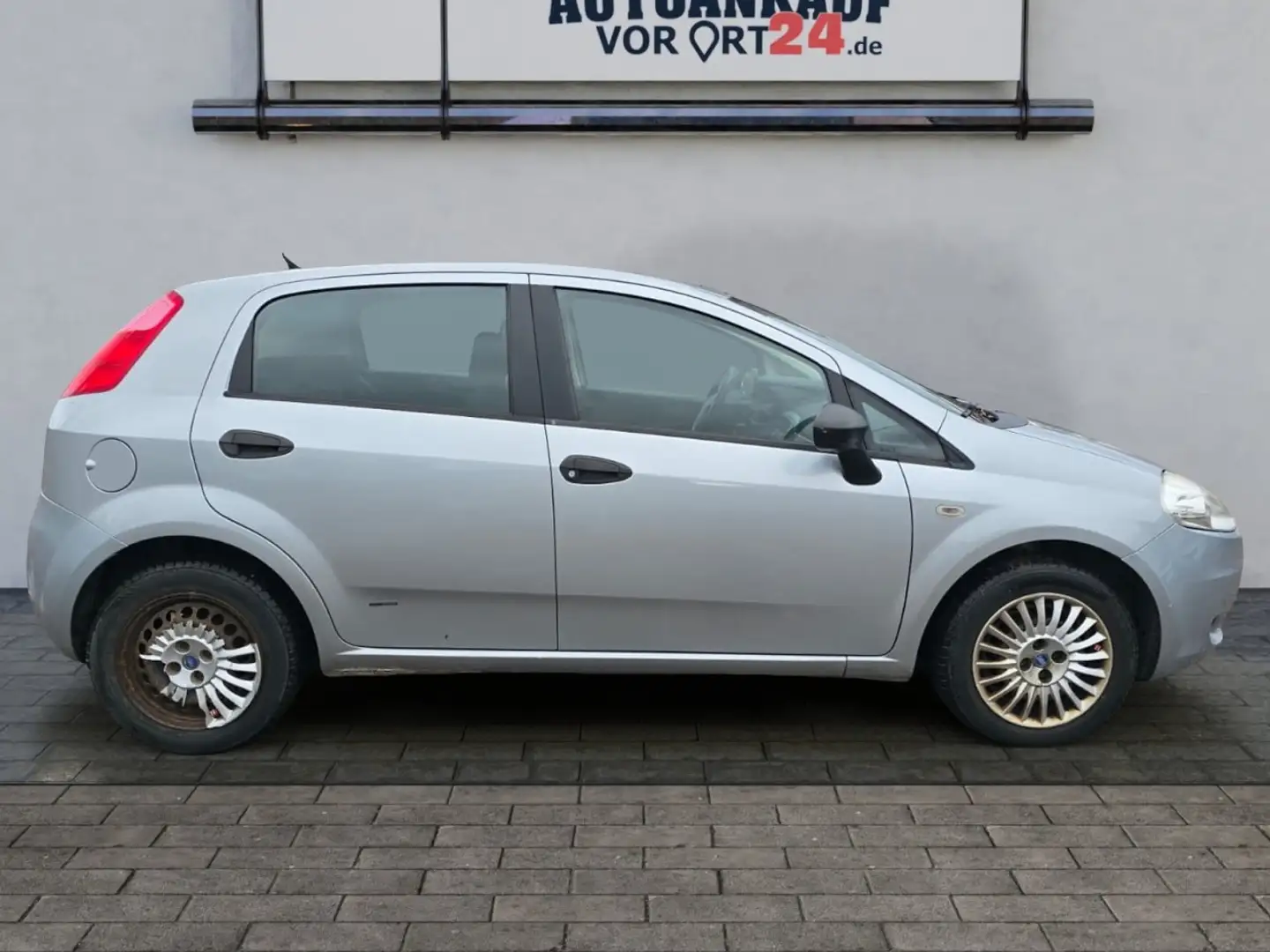 Fiat Grande Punto 1.2 8V Active*TÜV 10/2026* Klima Fenster el. Plateado - 2