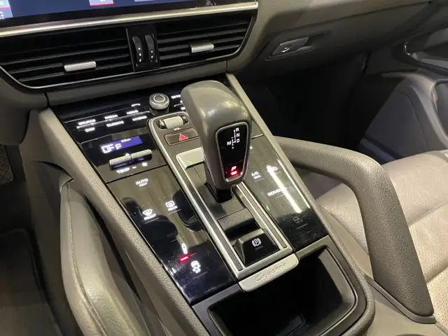 Porsche Cayenne view 12