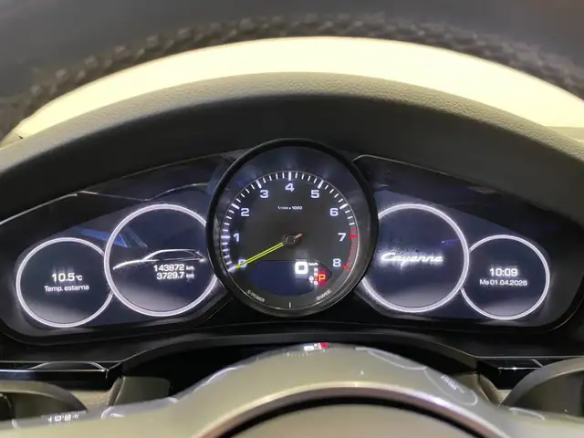 Porsche Cayenne view 5