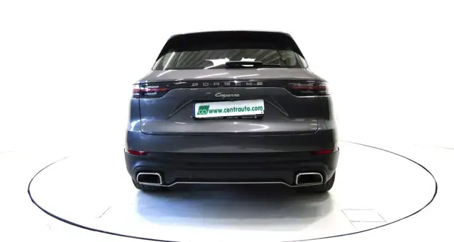 Porsche Cayenne view 4