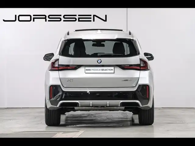 BMW X1 view 4