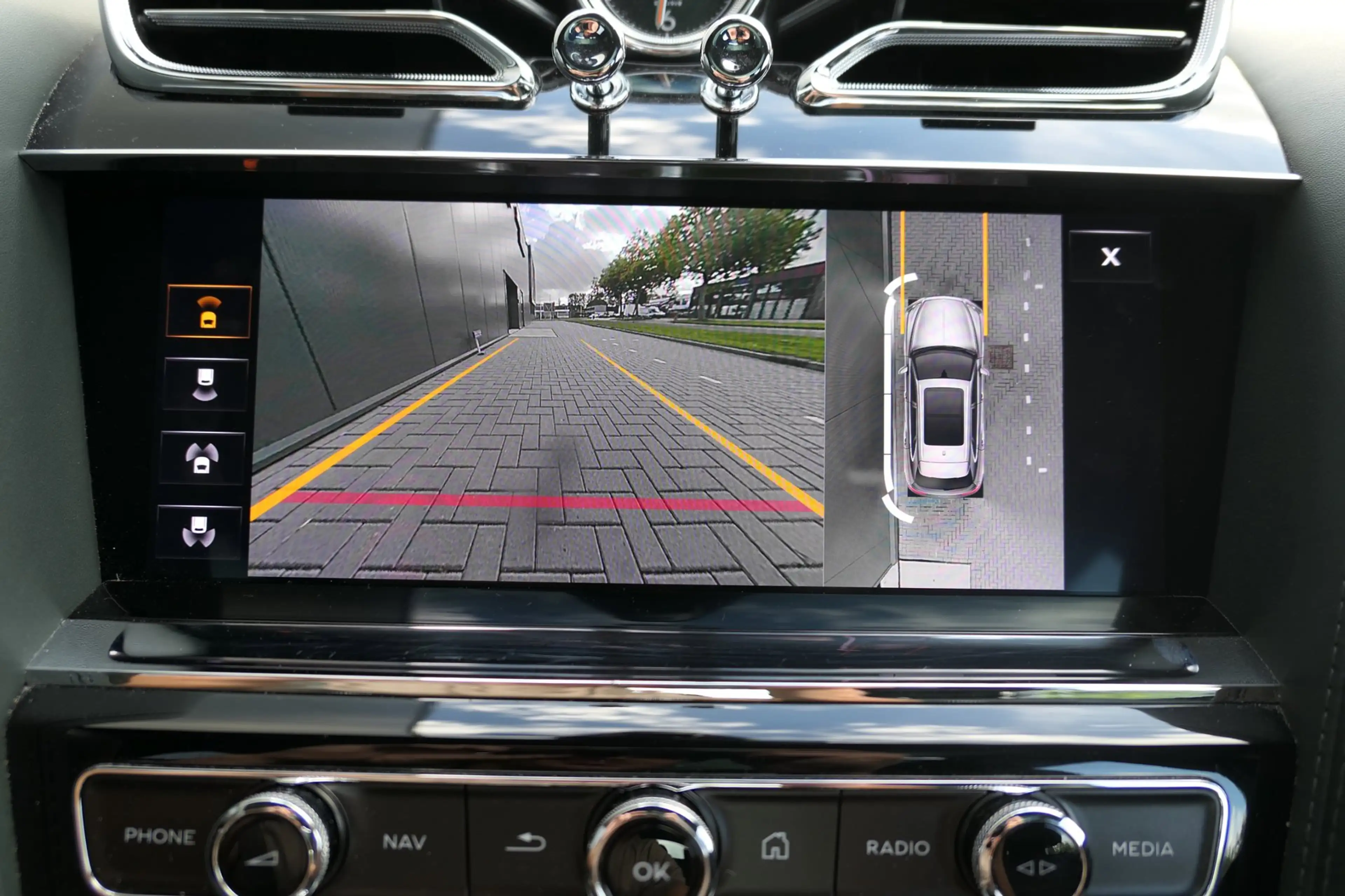Bentley Bentayga 3.0 V6 Hybrid org. NL Carbon NAIM Massage Panorama — photo 16