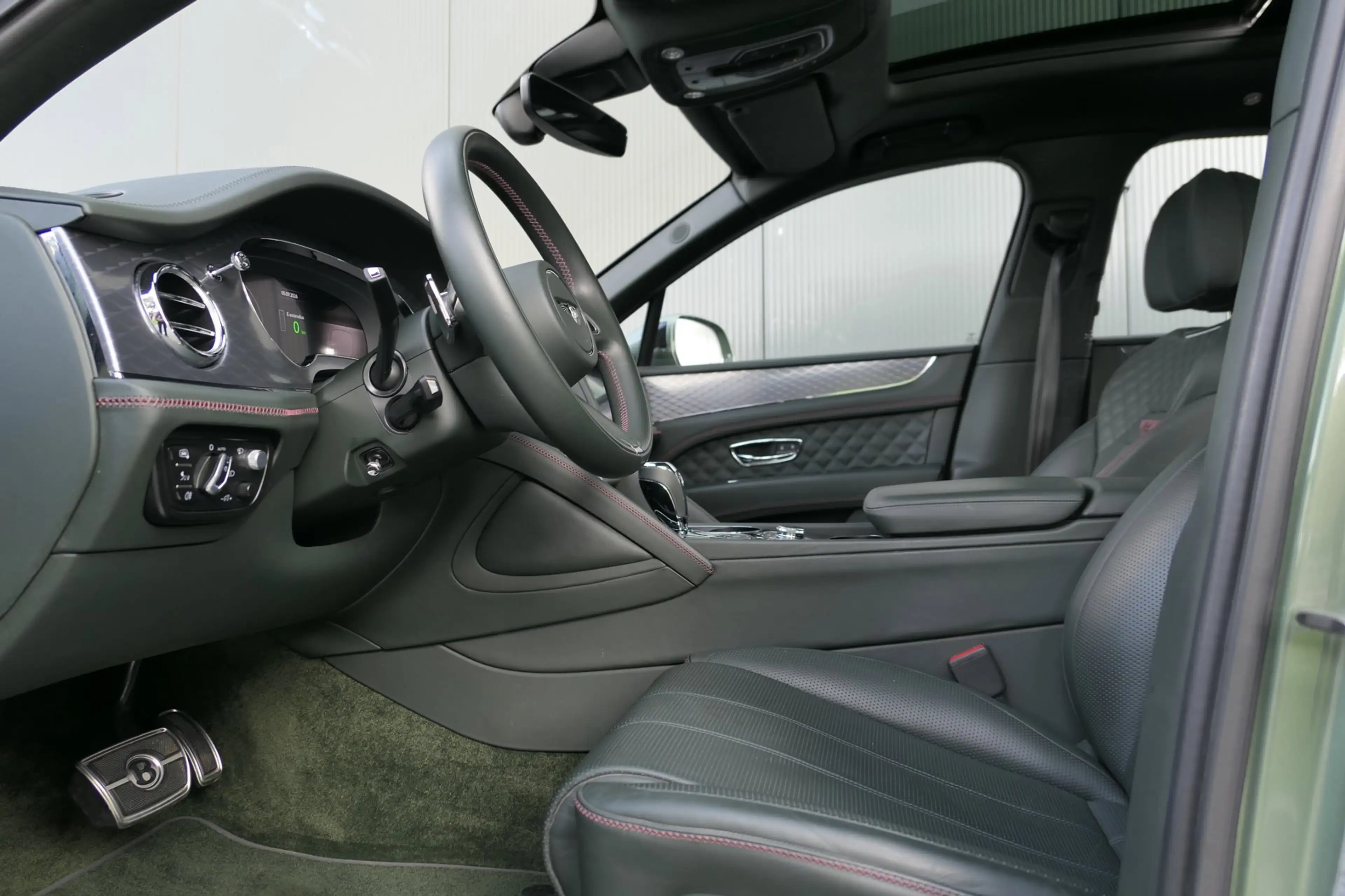 Bentley Bentayga 3.0 V6 Hybrid org. NL Carbon NAIM Massage Panorama — photo 3