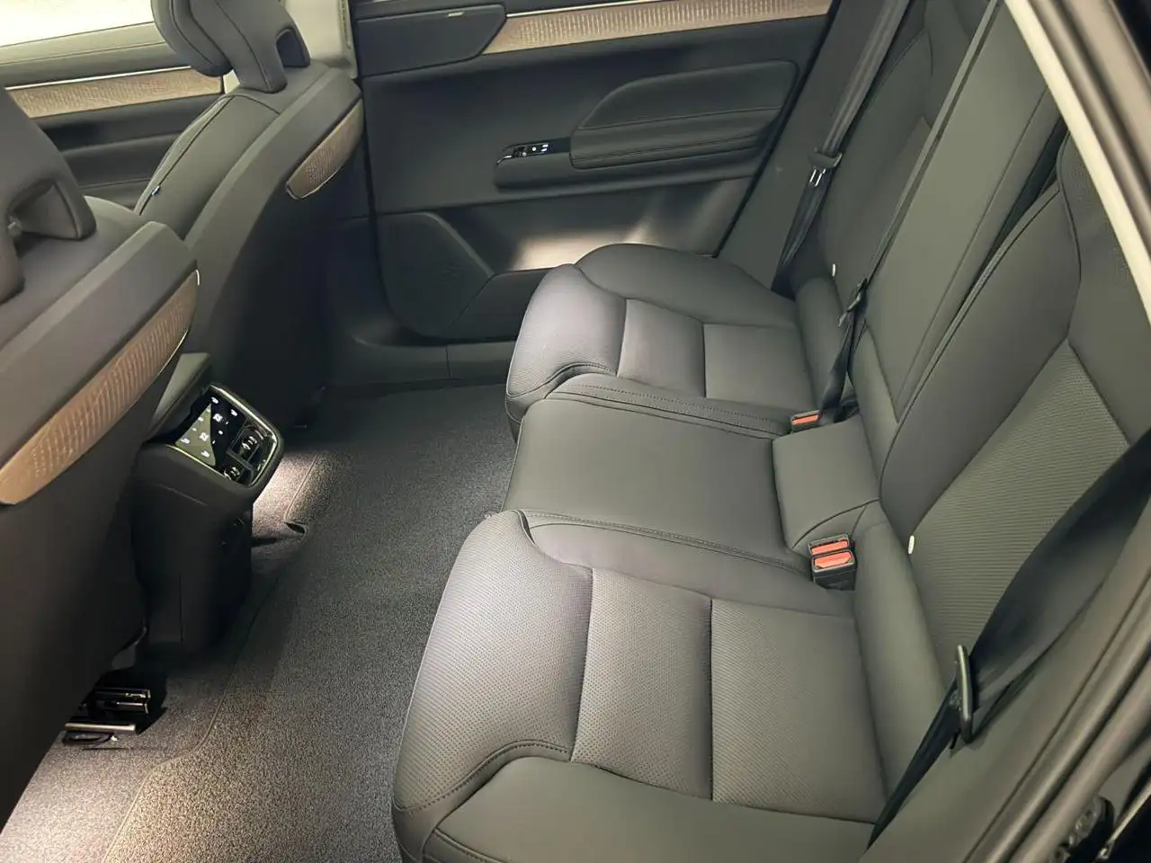 Volvo ES90 2026