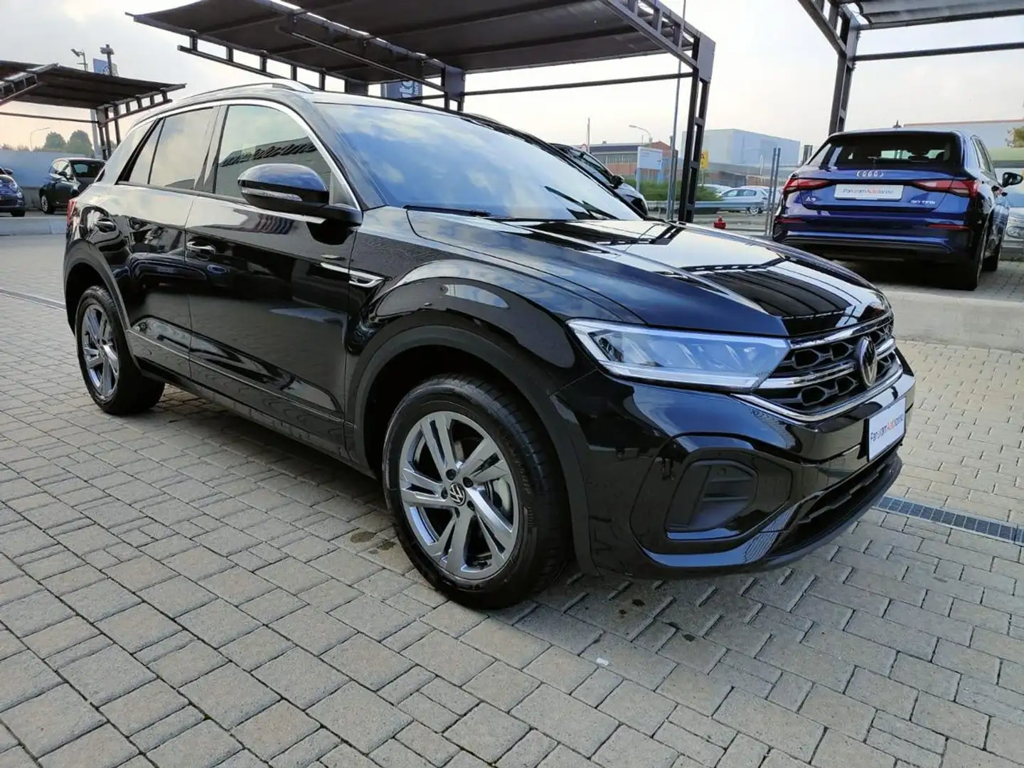 Volkswagen T-Roc 1.0 TSI R-Line Blu/Azzurro - 1