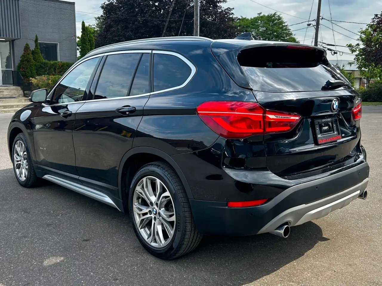 BMW X1 photo BMW X1