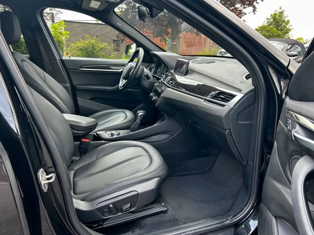BMW X1 photo BMW X1