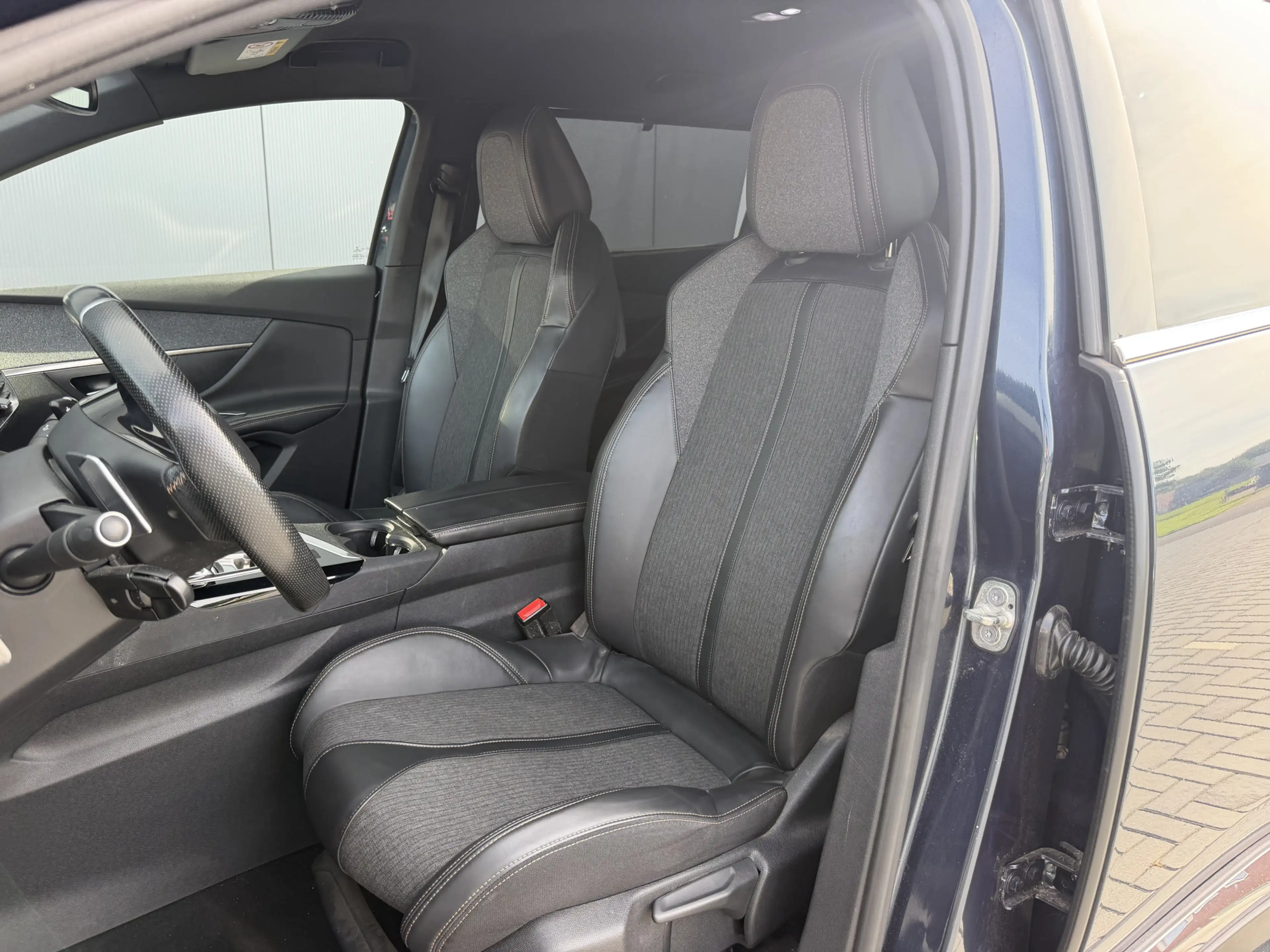 Peugeot 5008 1.6 e-THP GT-Line | RIJKLAAR | Park city | Trekhaa — photo 4