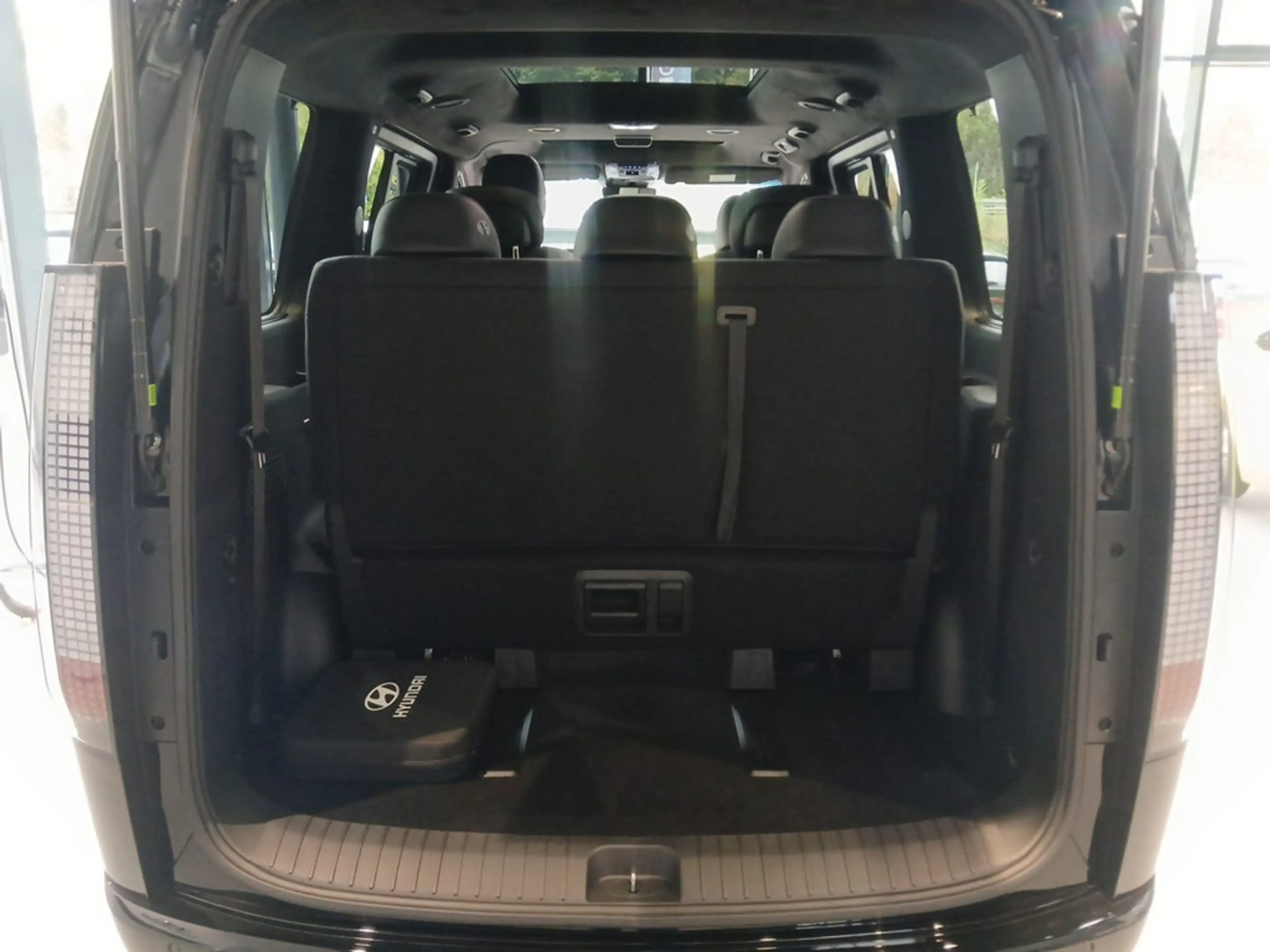 Hyundai STARIA Caligraphy Elektro 84Wh 7 Sitzer — photo 13