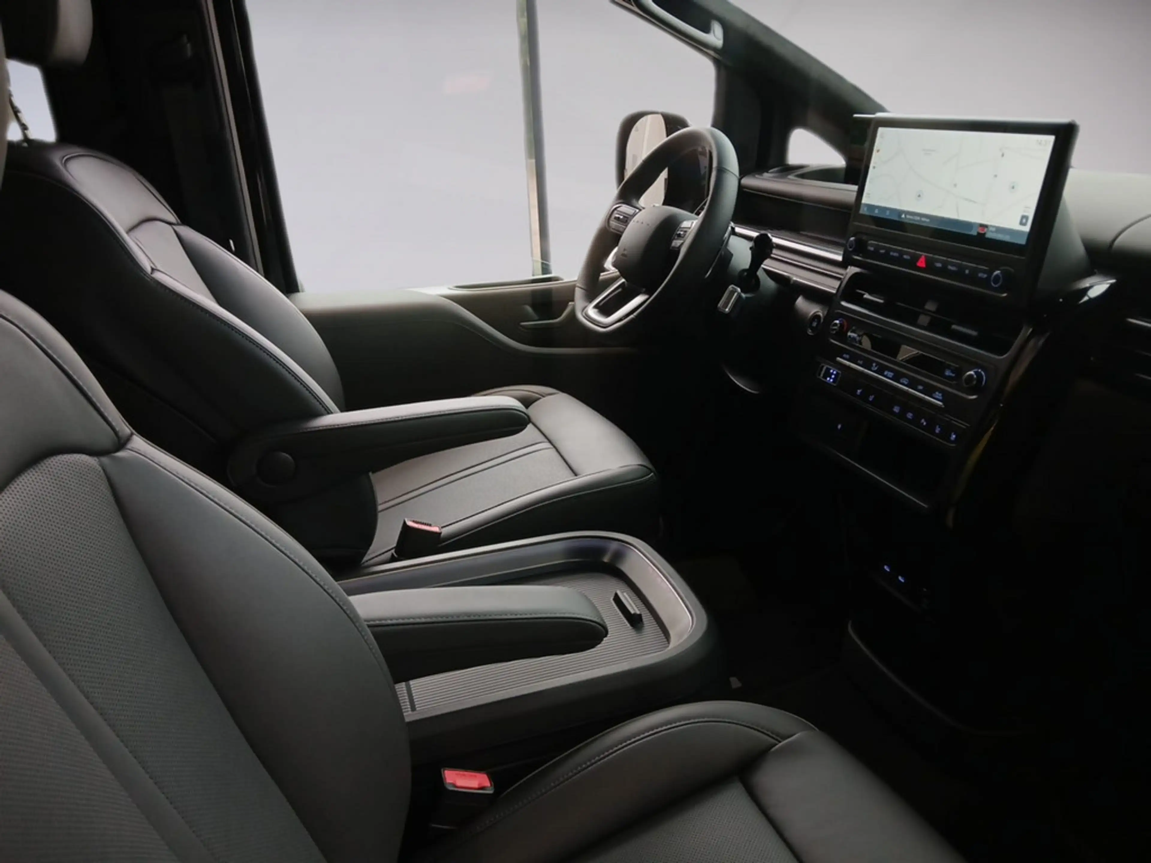 Hyundai STARIA Caligraphy Elektro 84Wh 7 Sitzer — photo 15