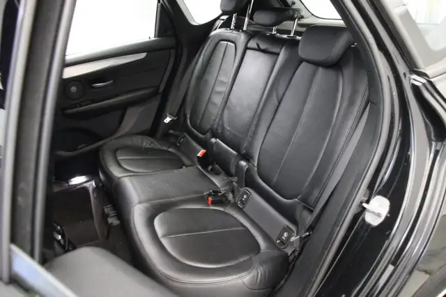 BMW 2 Series view 11
