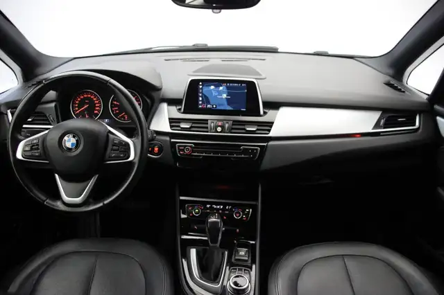 BMW 2 Series view 2
