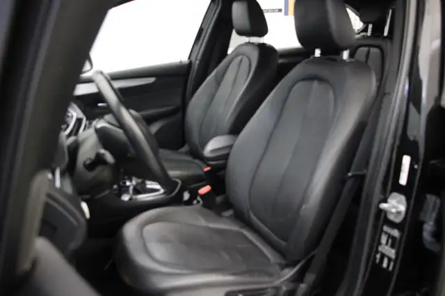 BMW 2 Series view 10