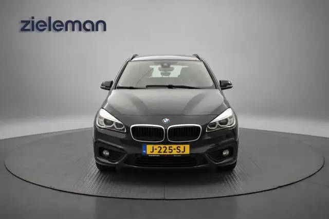 BMW 2 Series view 15