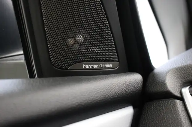 BMW 2 Series view 8
