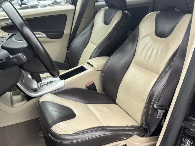 Volvo XC60 view 8
