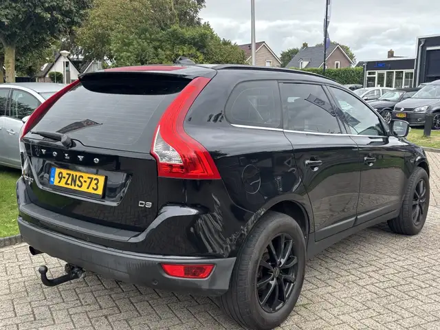 Volvo XC60 view 5