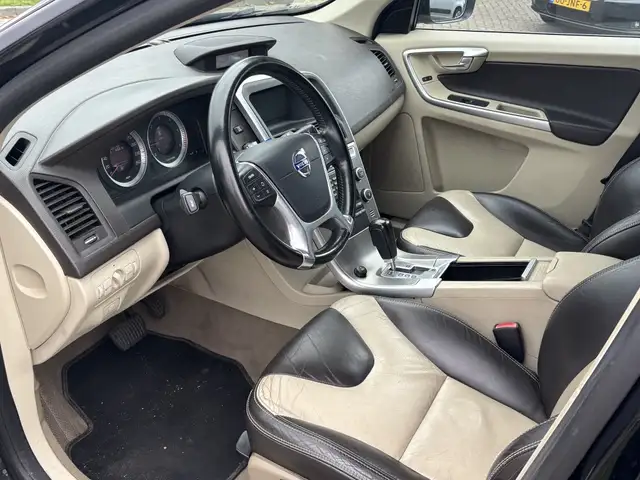 Volvo XC60 view 7