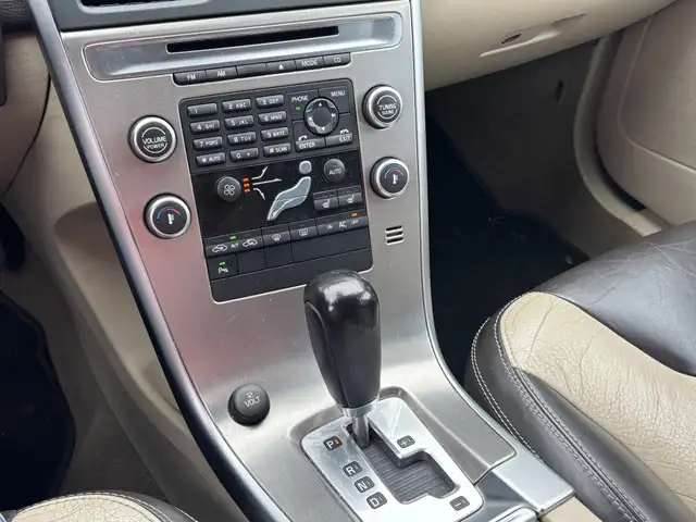 Volvo XC60 view 12
