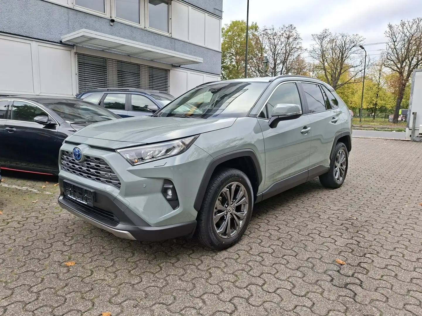 Toyota RAV 4 2.5 VVT-i Hybrid 4x2 Active Comfort LEDER|LHZ|NAVI Grün - 1