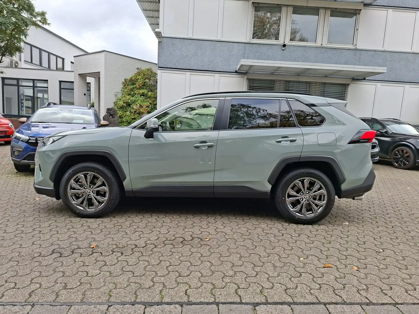 Toyota RAV 4 2.5 VVT-i Hybrid 4x2 Active Comfort LEDER|LHZ|NAVI Grün - 2