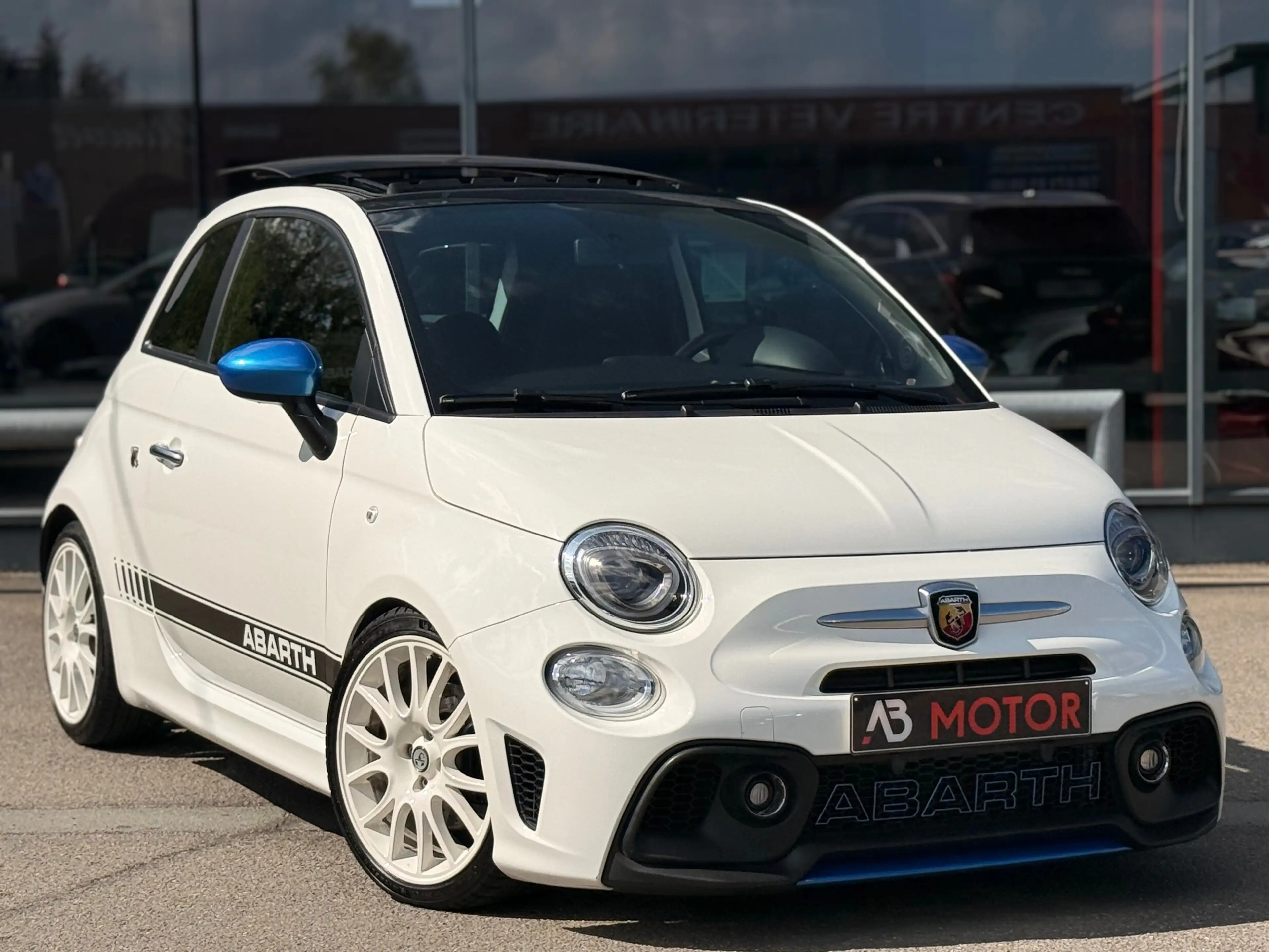Fiat 500 Abarth F595 PISTA 120KW 1RE MAIN PANO SIEGES SABELT ECHAPP. RECORD MONZA