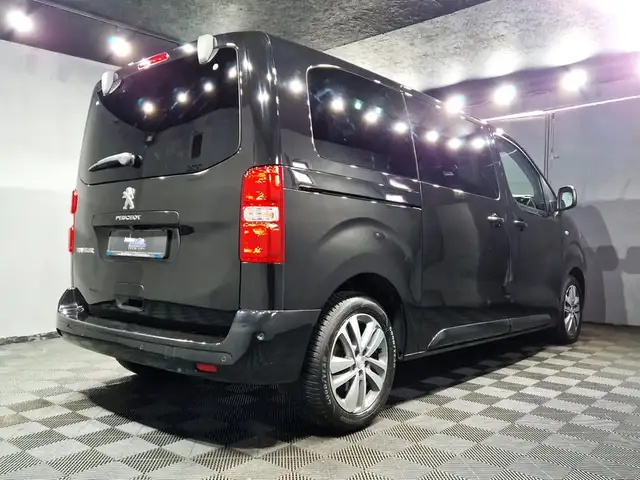 Peugeot Traveller view 4