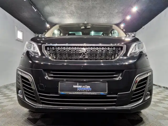 Peugeot Traveller view 6