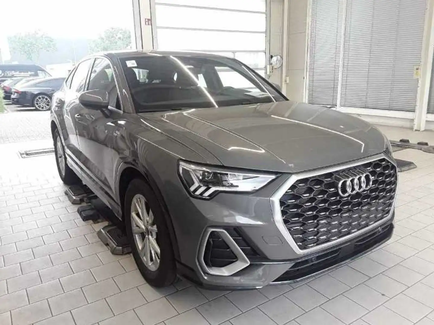 Audi Q3 Sportback 35 TDI S line LED virtCo PDC+Kamera Grau - 2