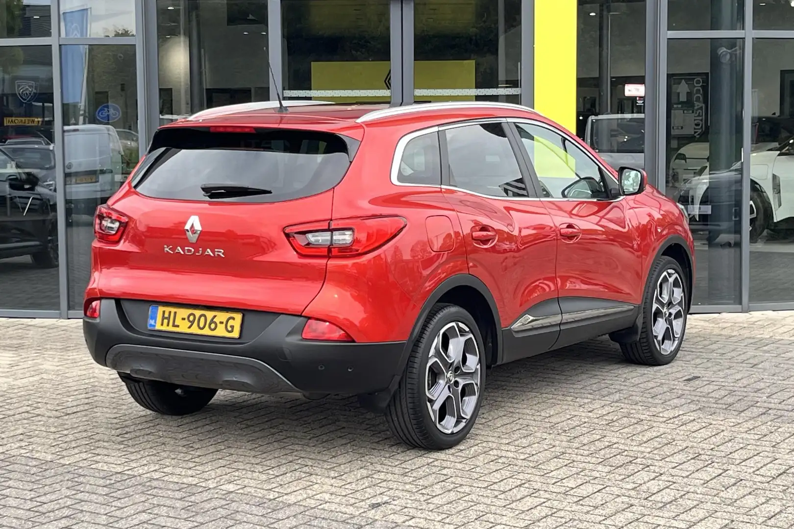 Renault Kadjar TCe 130pk Intens | Panoramadak | Stoelverwarming v Rood - 2