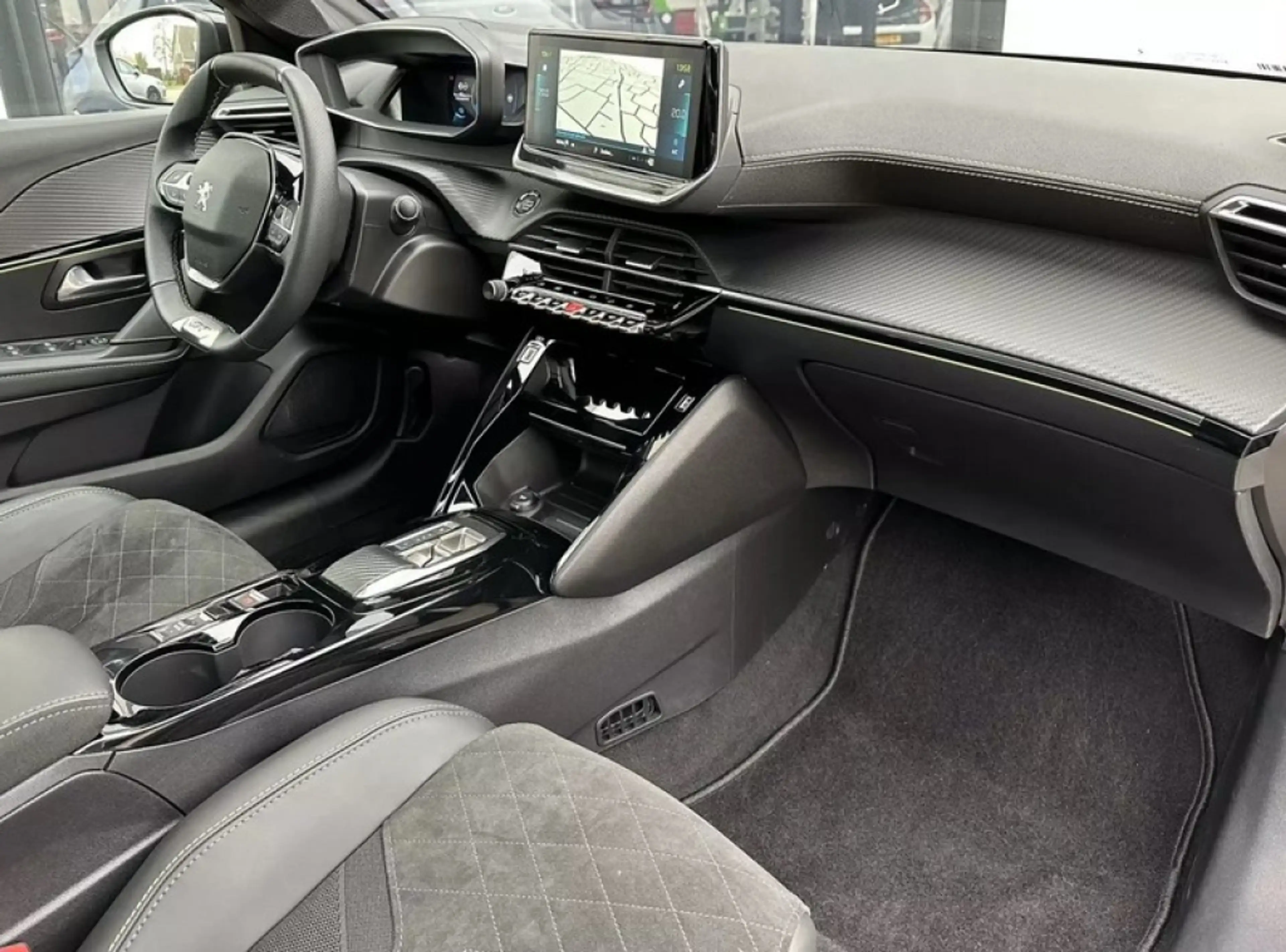 Peugeot e-208 EV 50kWh 136pk GT Pack — photo 5