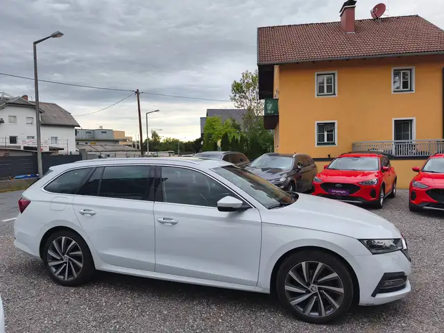 Skoda Octavia view 7