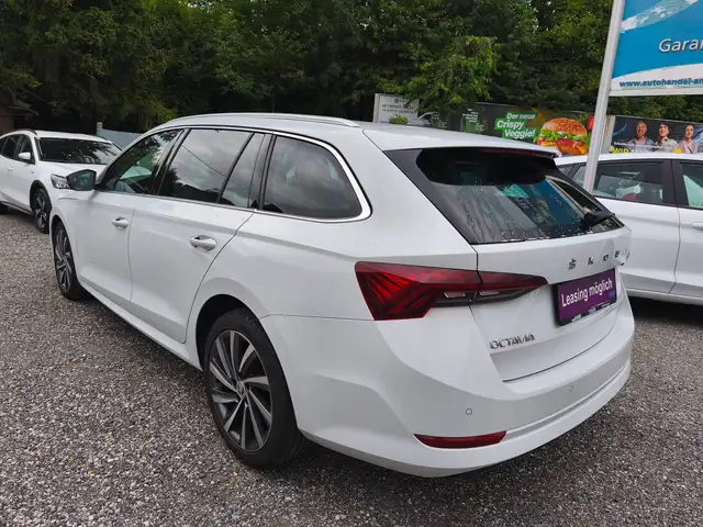 Skoda Octavia view 5