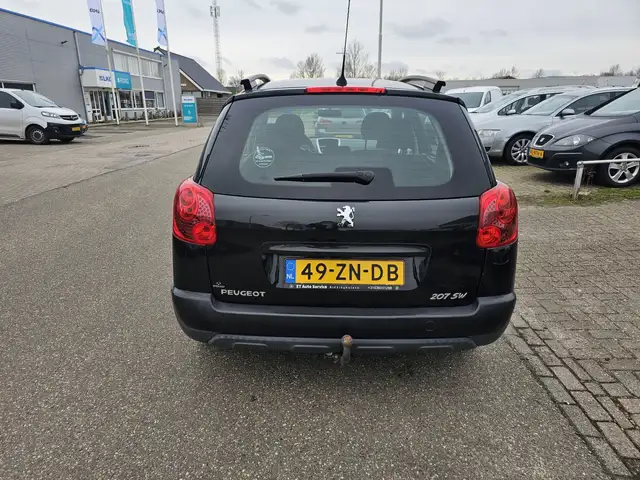 Peugeot 207 view 14